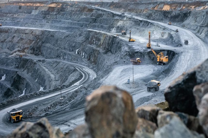 Zimbabwe-Halts-Raw-Mineral-and-Lithium-Exports