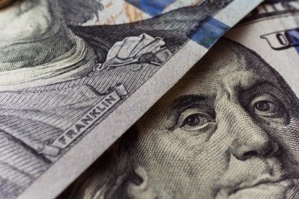 dollar-firms-as-iran-tensions-return-to-focus