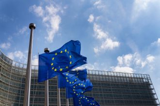 europes-central-banks-pause-as-oil-clouds-outlook