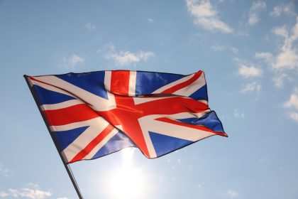 uk-borrowing-costs-jump-on-political-risk