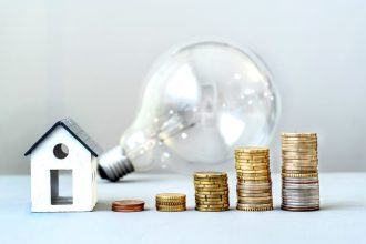 uk-energy-price-cap-to-rise-13%