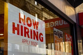 uk-jobless-rate-rises-as-vacancies-fall