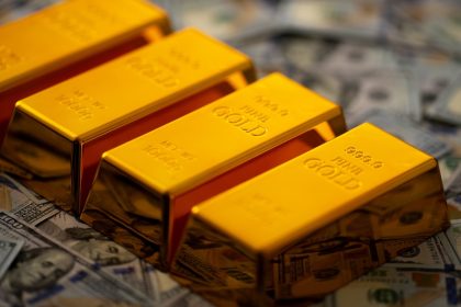 gold-falls-below-$4,000-as-silver-extends-rout