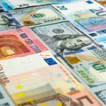 dollar-index-swings-as-iran-tensions-weigh